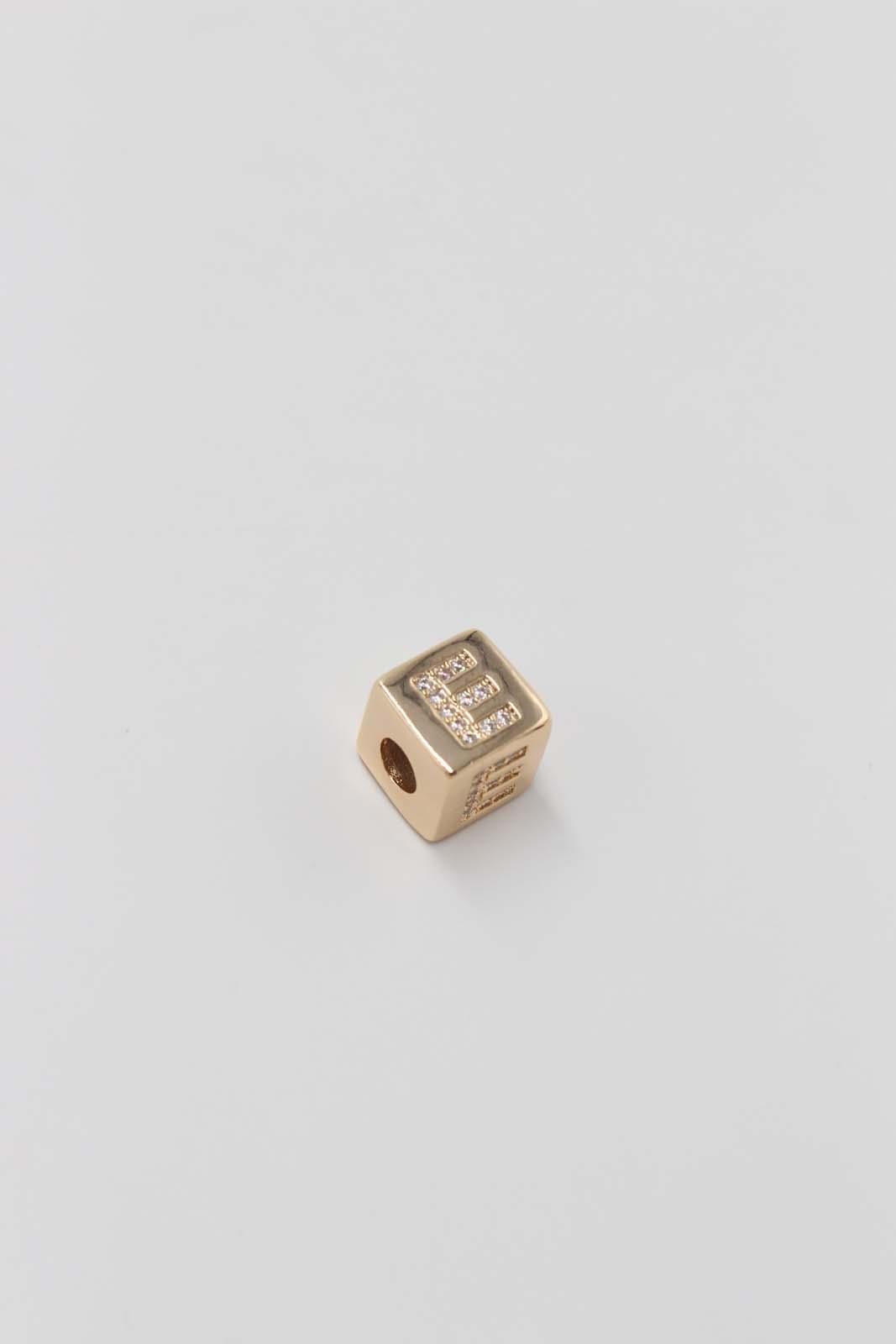 Anhänger Buchstabe E