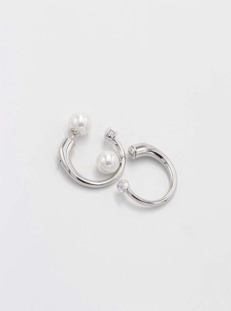 Earrings with silver pearls